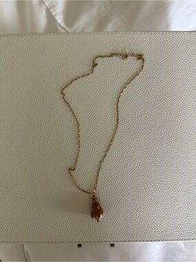 Gold shell necklace